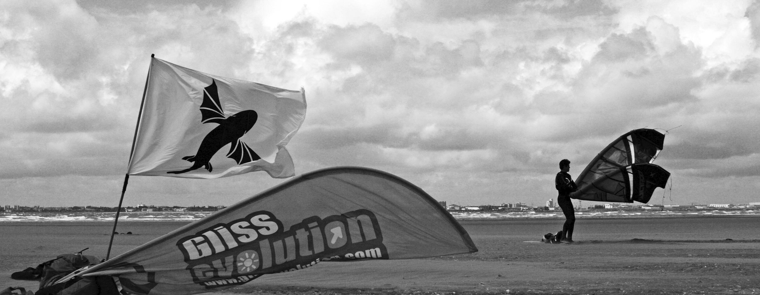 Photo d’introduction – GlissEvolution, magasin de kitesurf et wingfoil fondé en 2005