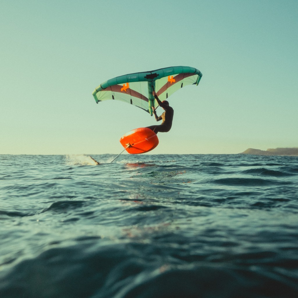 F-ONE ROCKET WING V4 2024 en action freestyle